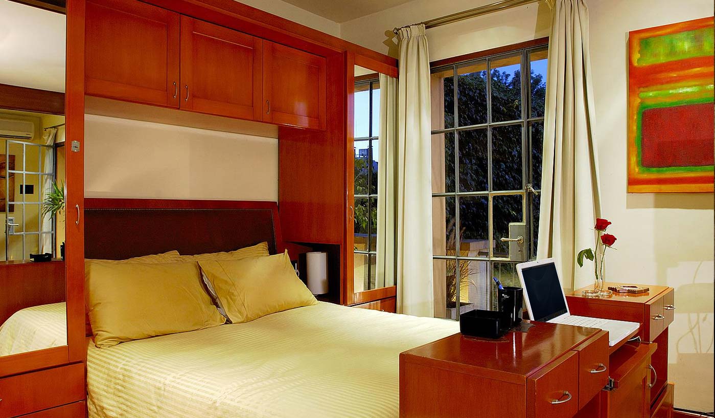 Spectacular 4 Bedroom Villa with Pool, Courtyard and BBQ in Palermo Soho