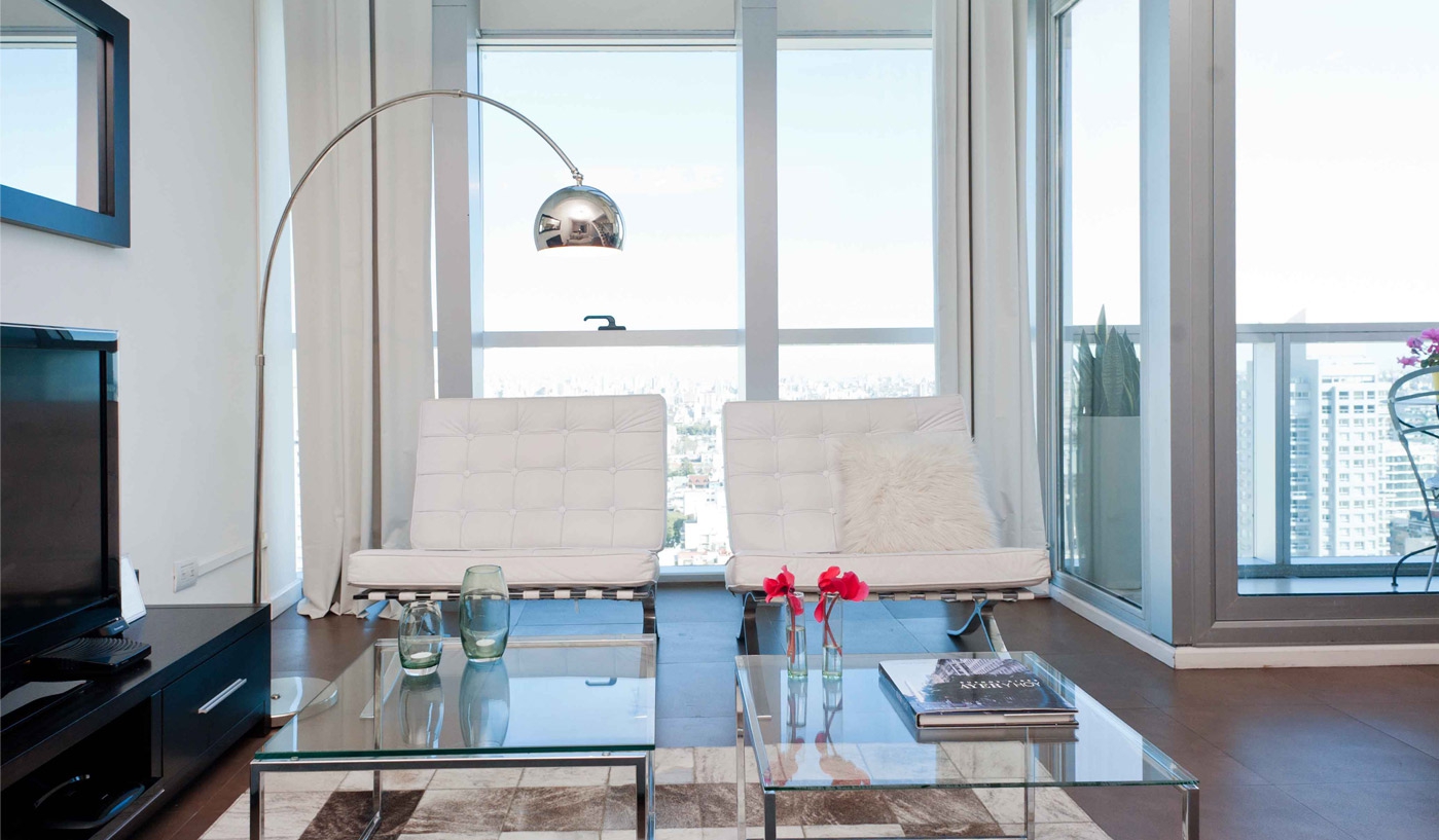 Spacious One Bedroom Penthouse Loft in Five Star Building