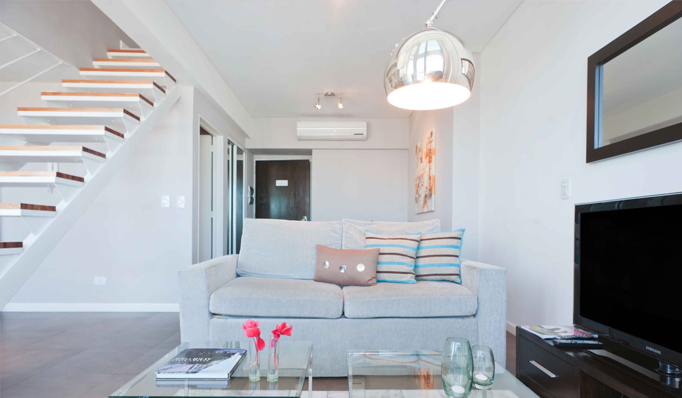 Spacious One Bedroom Penthouse Loft in Five Star Building