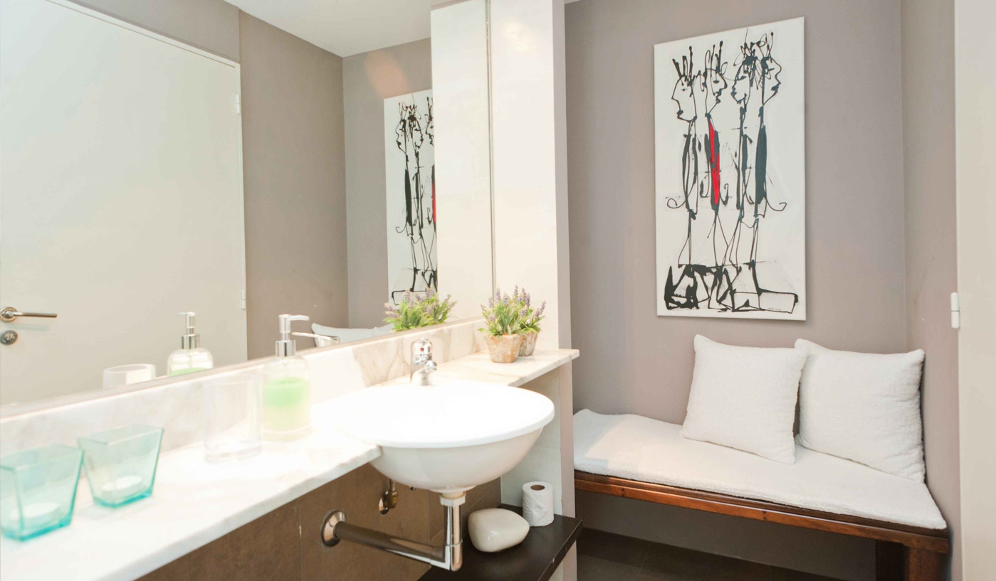 Spacious One Bedroom Penthouse Loft in Five Star Building