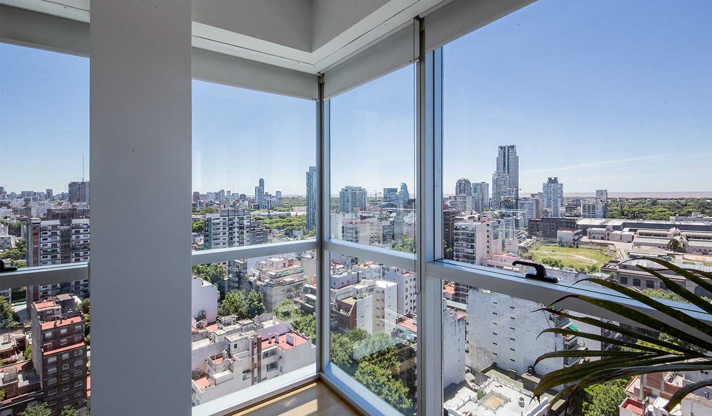 One Bedroom Apartment in Five Star Building With Panoramic Views