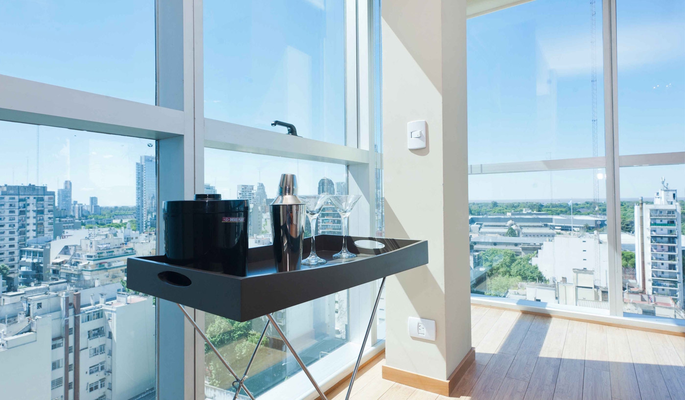 Sparkling One Bedroom Apartment in Five Star Building