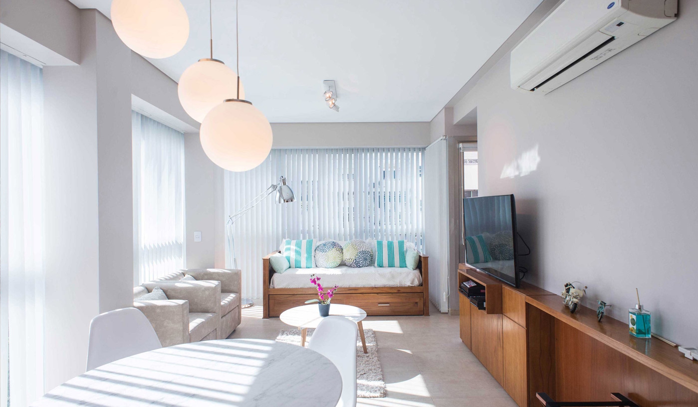 Airy One Bedroom Apartment in Five Star Building