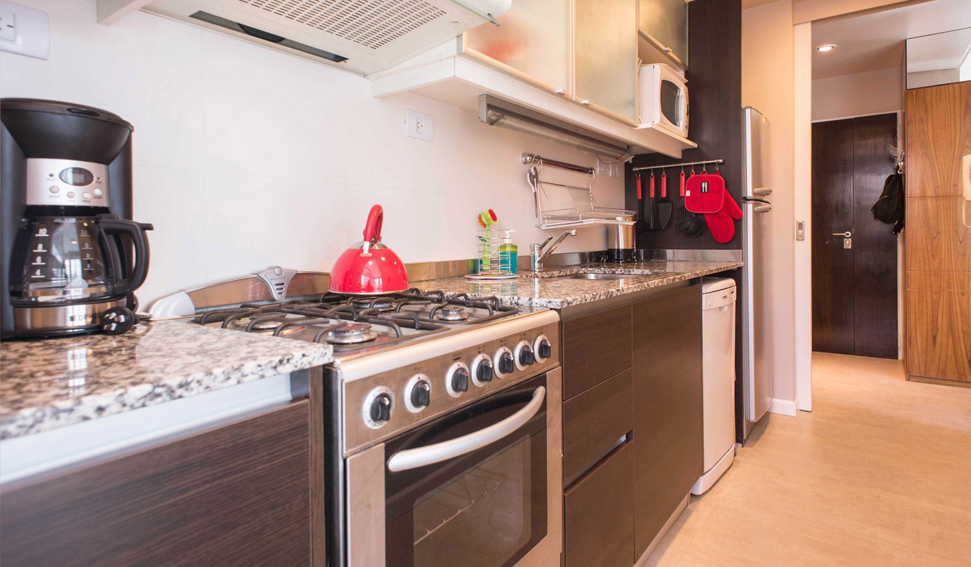 Airy One Bedroom Apartment in Five Star Building