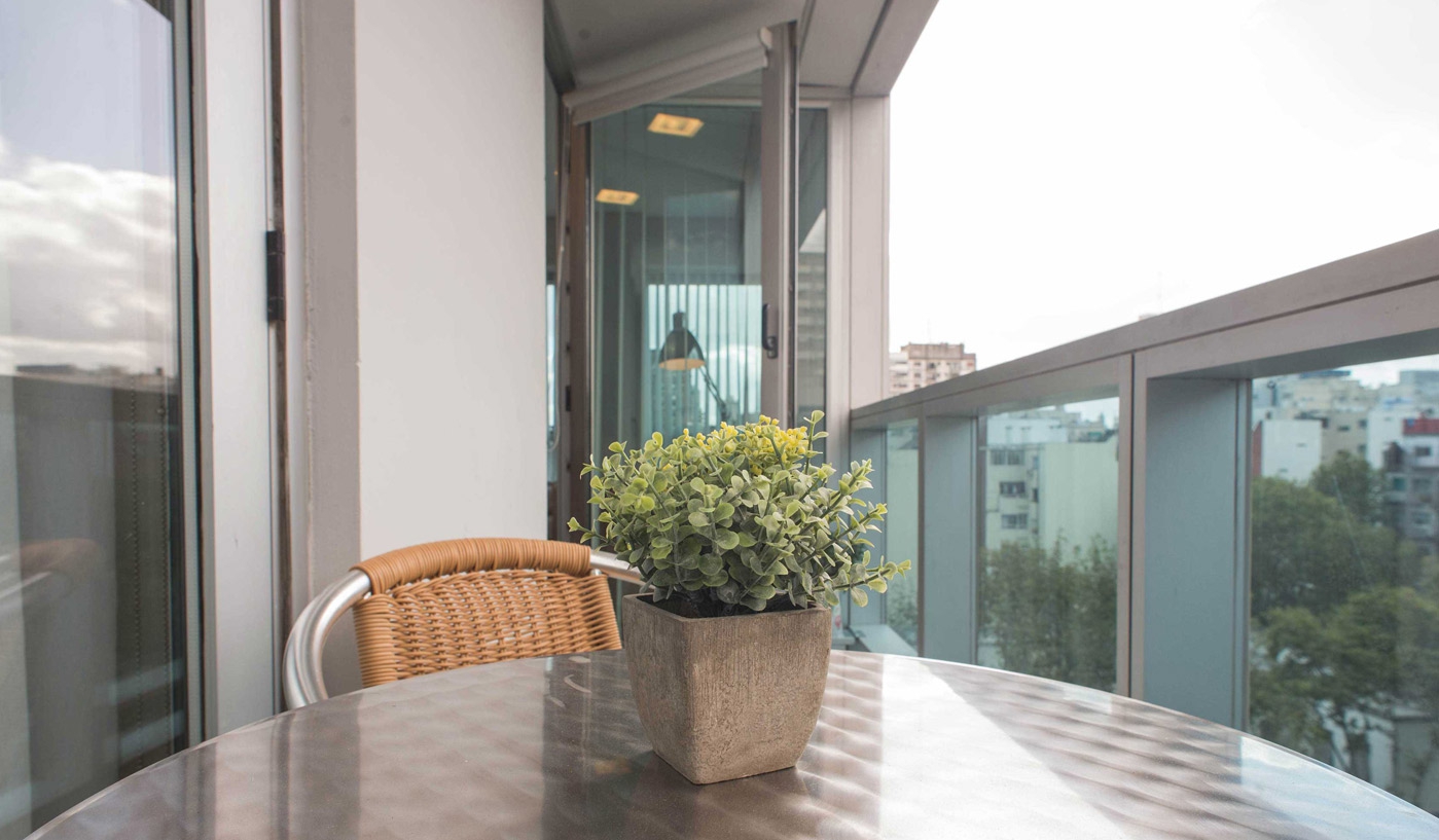 Airy One Bedroom Apartment in Five Star Building