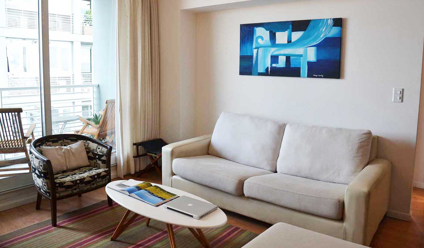 Modern Two Bedroom Apartment with Pool, Gym and Skyline Views