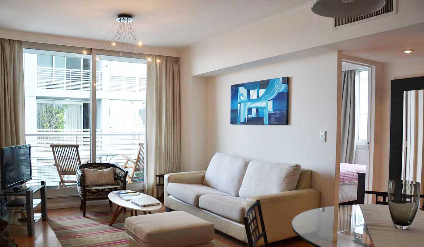 Modern Two Bedroom Apartment with Pool, Gym and Skyline Views