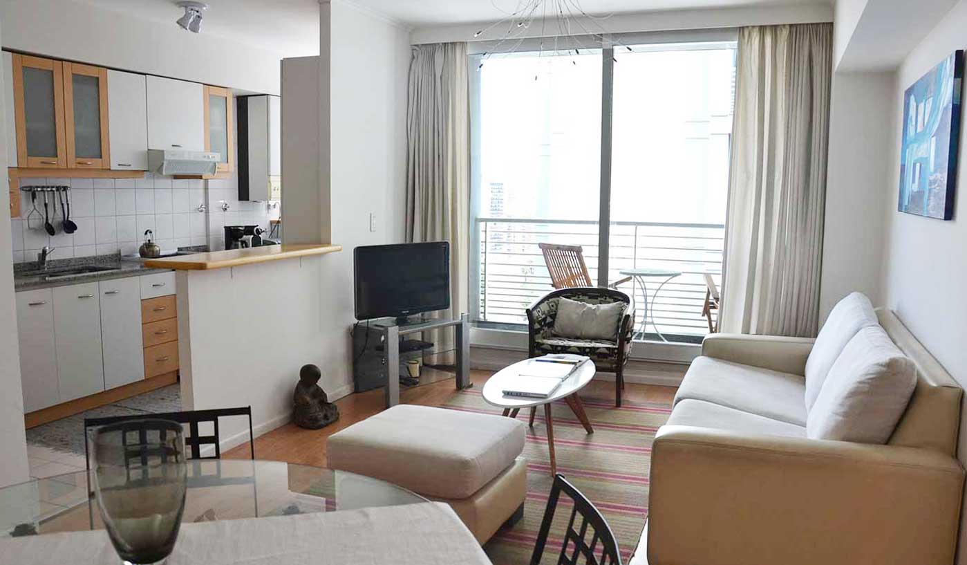 Modern Two Bedroom Apartment with Pool, Gym and Skyline Views