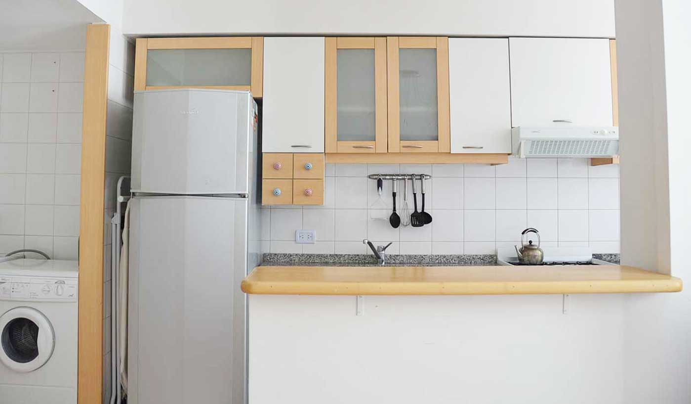 Modern Two Bedroom Apartment with Pool, Gym and Skyline Views