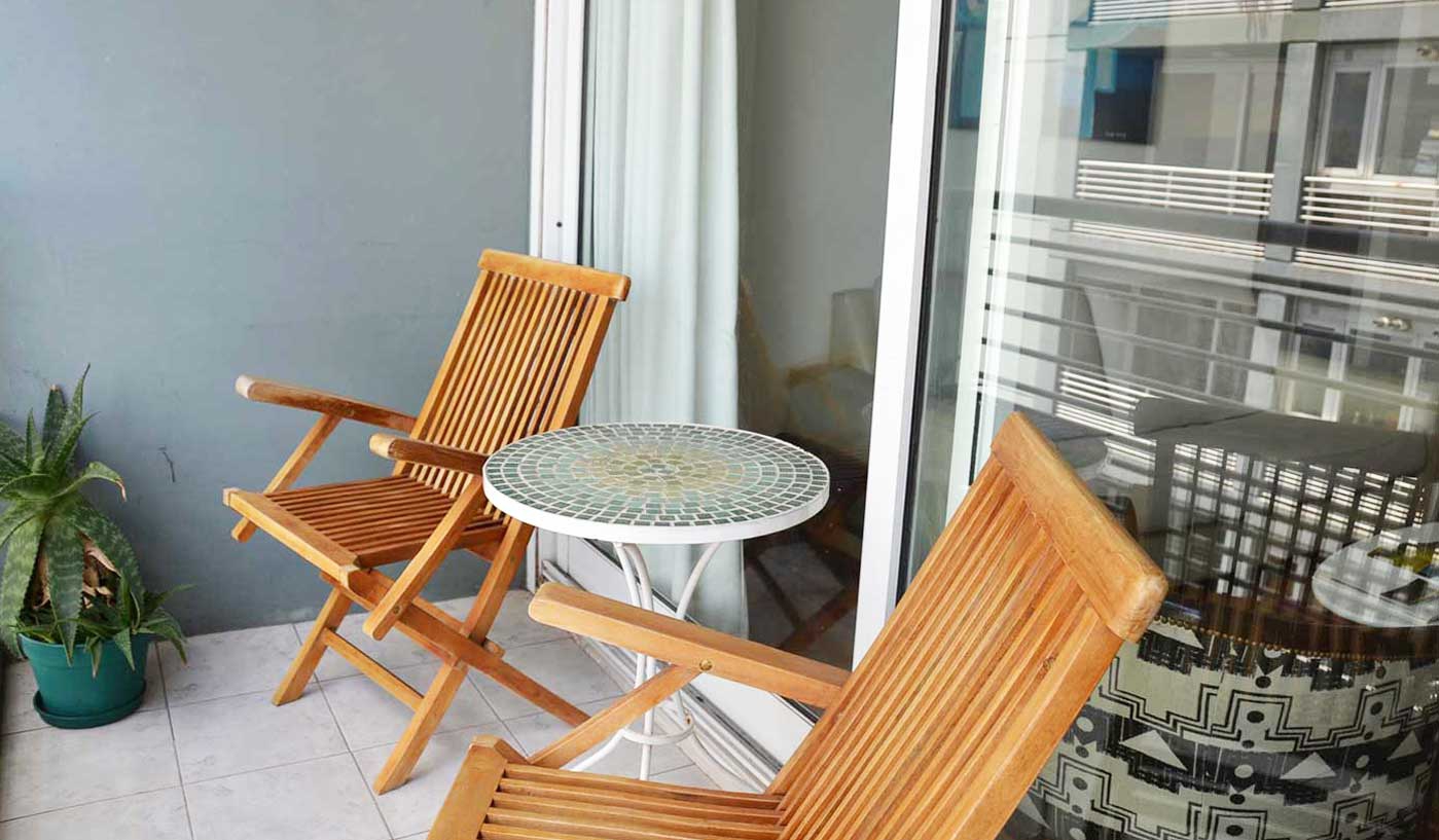 Modern Two Bedroom Apartment with Pool, Gym and Skyline Views