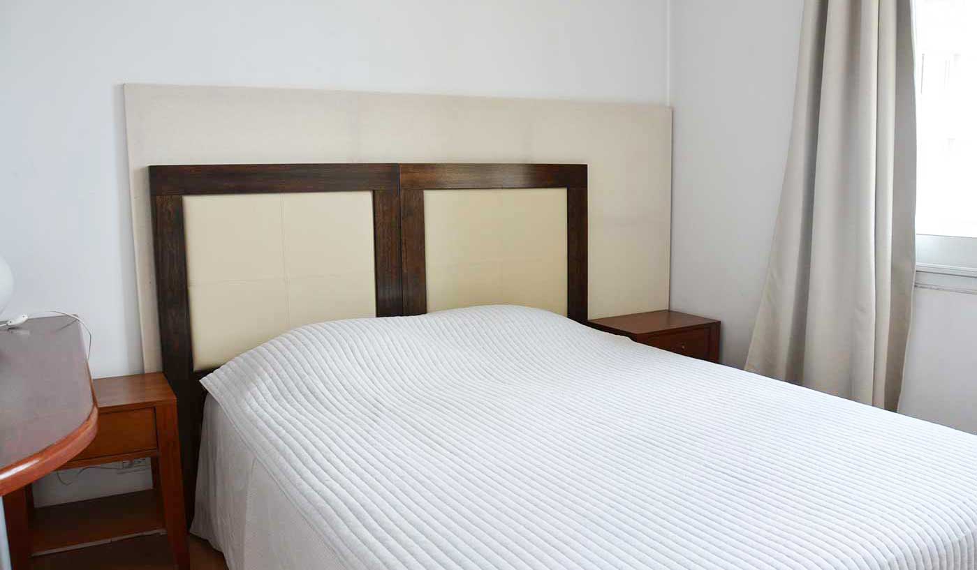 Modern Two Bedroom Apartment with Pool, Gym and Skyline Views