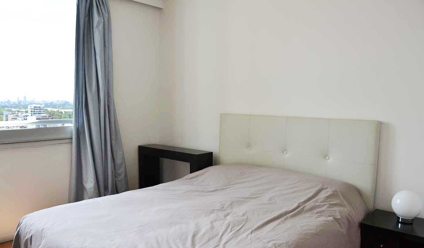 Modern Two Bedroom Apartment with Pool, Gym and Skyline Views