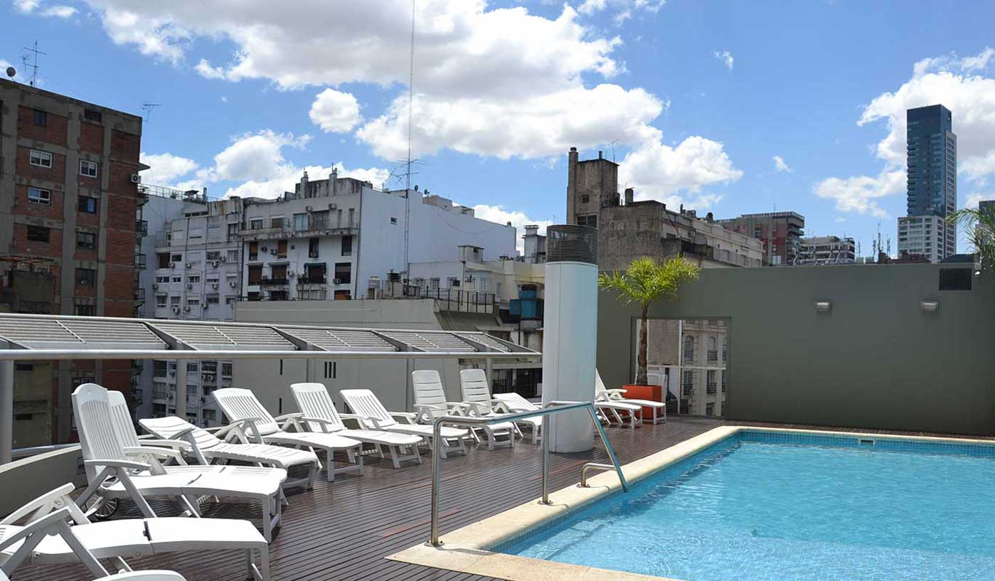 Modern Two Bedroom Apartment with Pool, Gym and Skyline Views