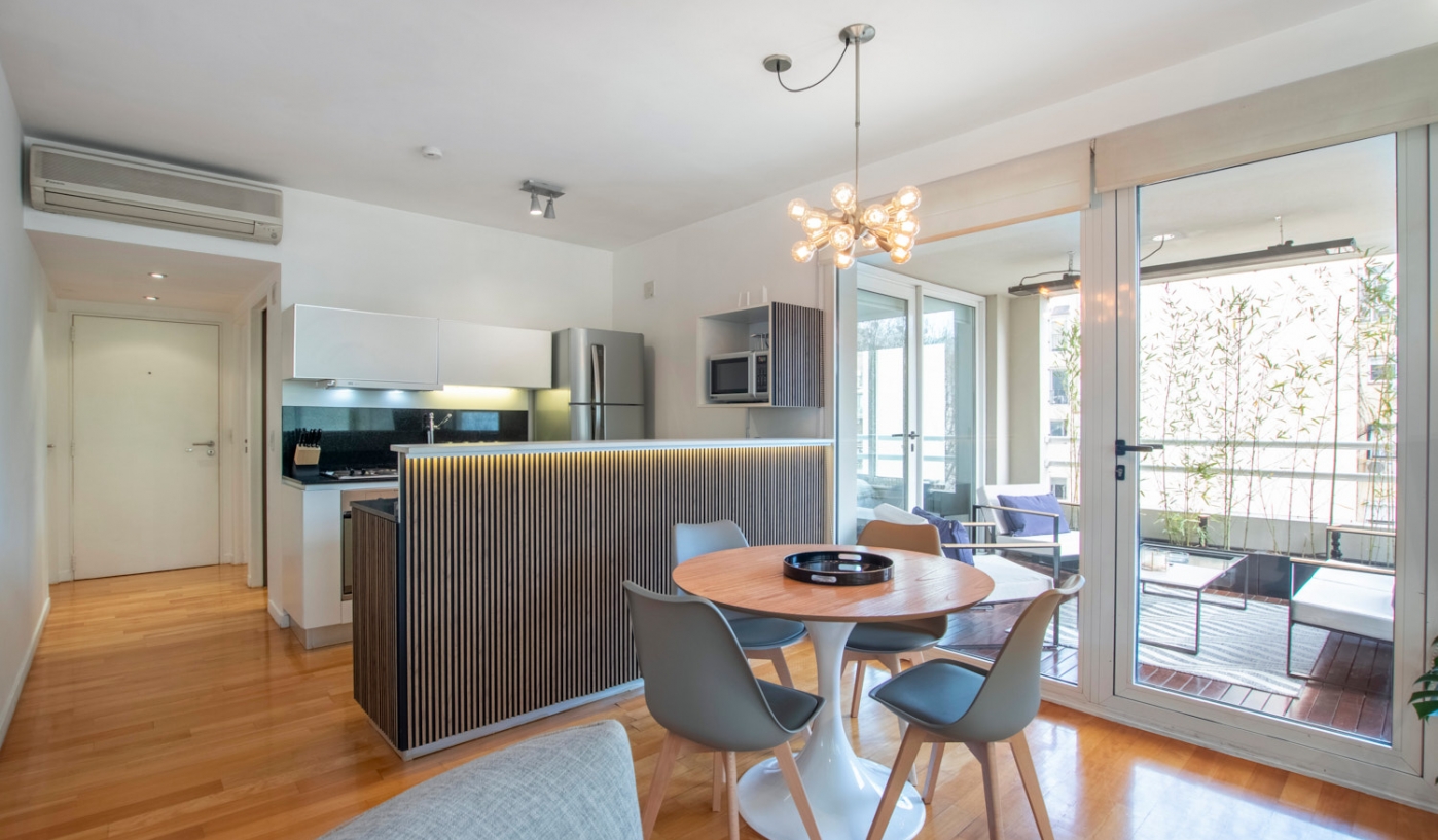 Trendy Two Bedroom Apartment in Top Apartment Complex