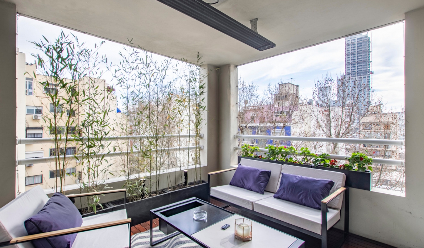 Trendy Two Bedroom Apartment in Top Apartment Complex