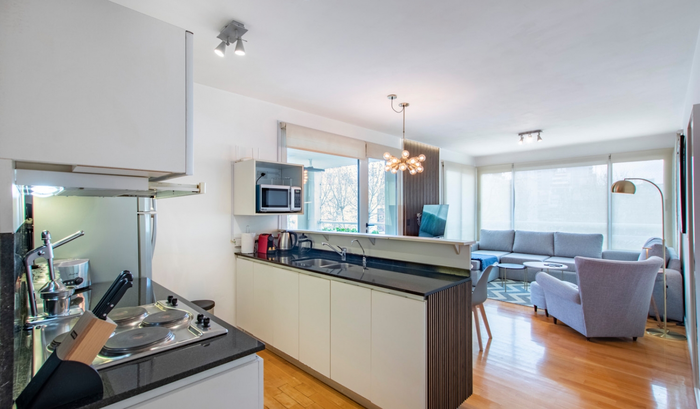 Trendy Two Bedroom Apartment in Top Apartment Complex