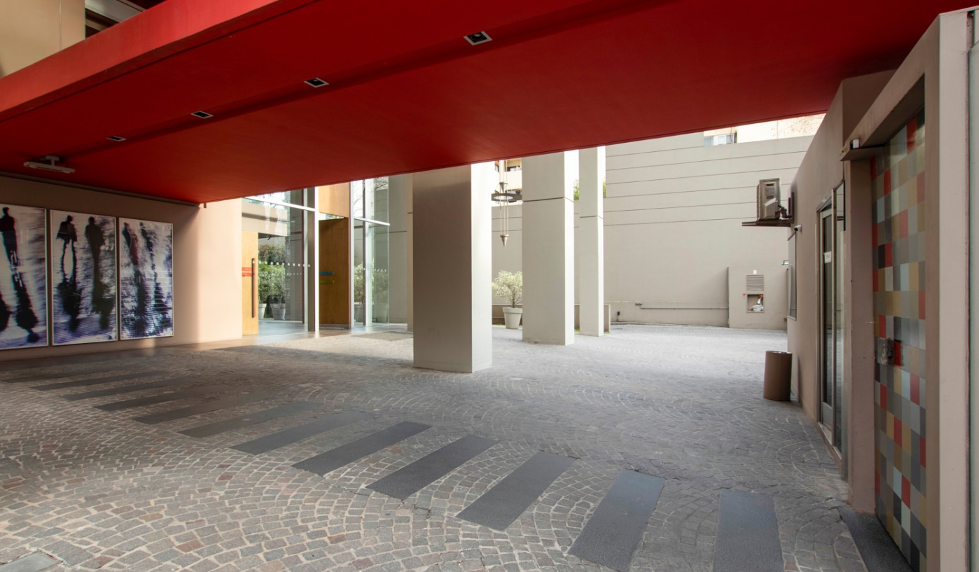 Trendy Two Bedroom Apartment in Top Apartment Complex