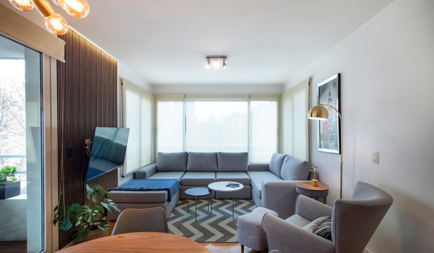 Trendy Two Bedroom Apartment in Top Apartment Complex