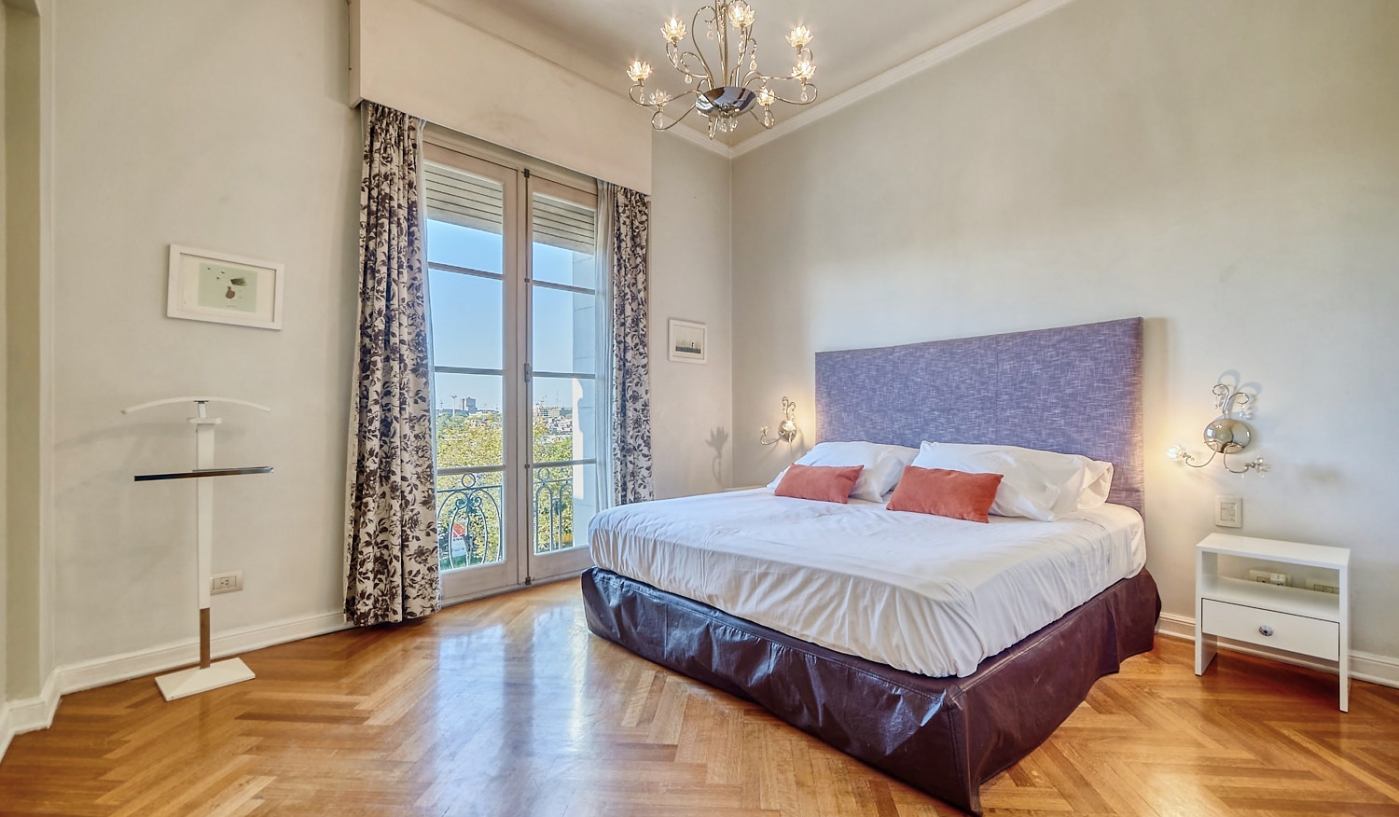 Impressive Five Bedroom Apartment in Chic Recoleta