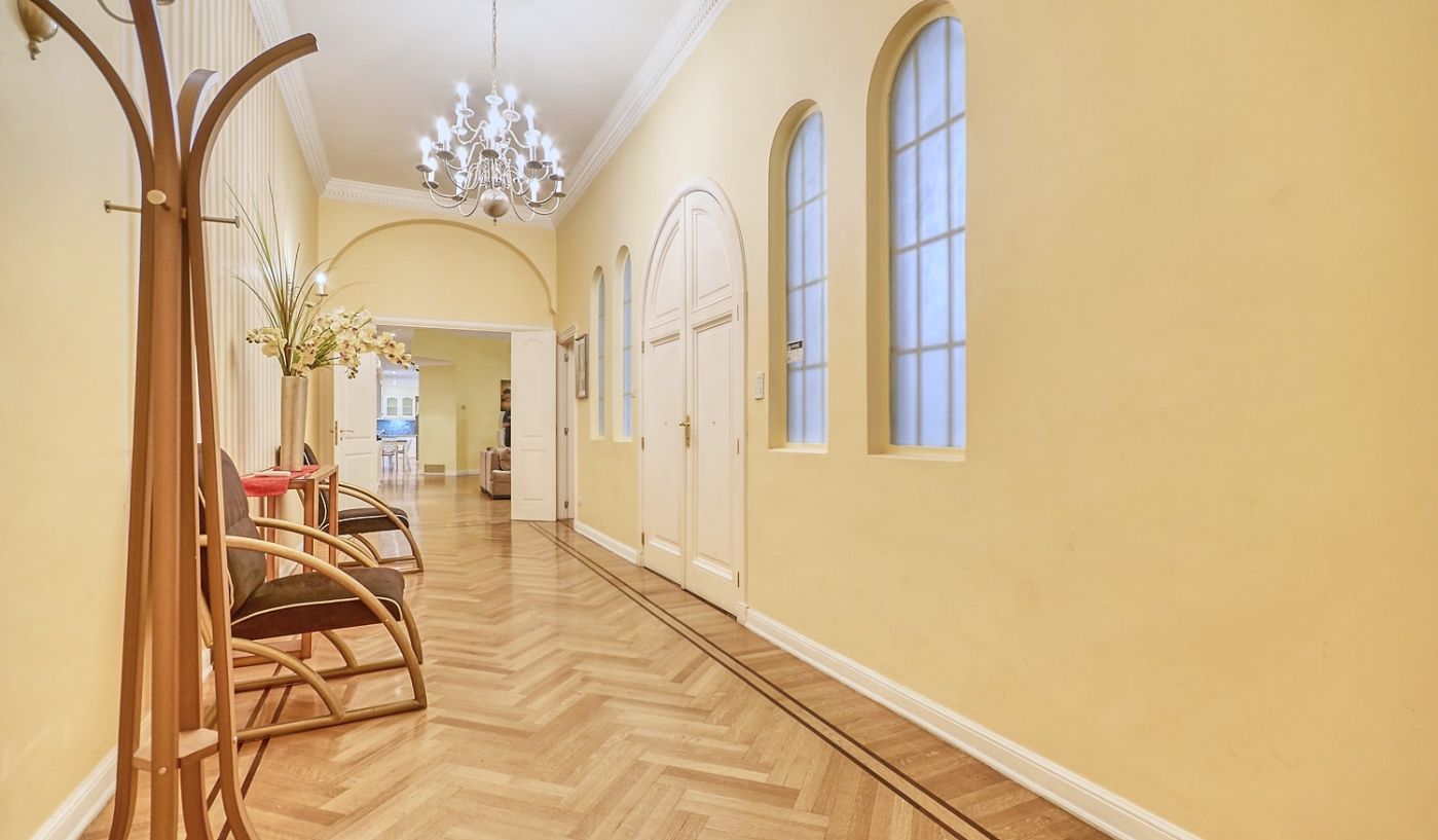 Impressive Five Bedroom Apartment in Chic Recoleta