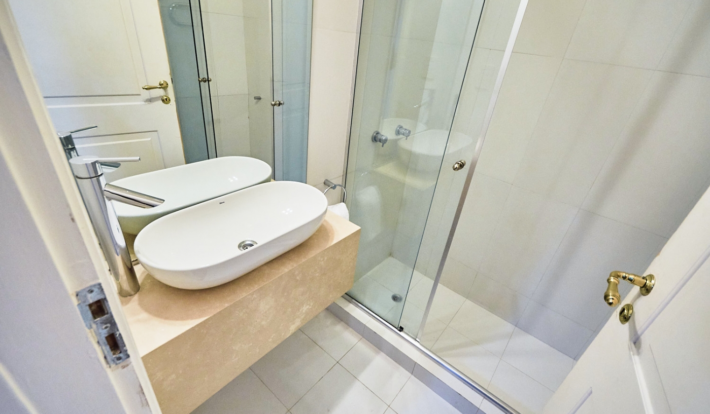 Impressive Five Bedroom Apartment in Chic Recoleta