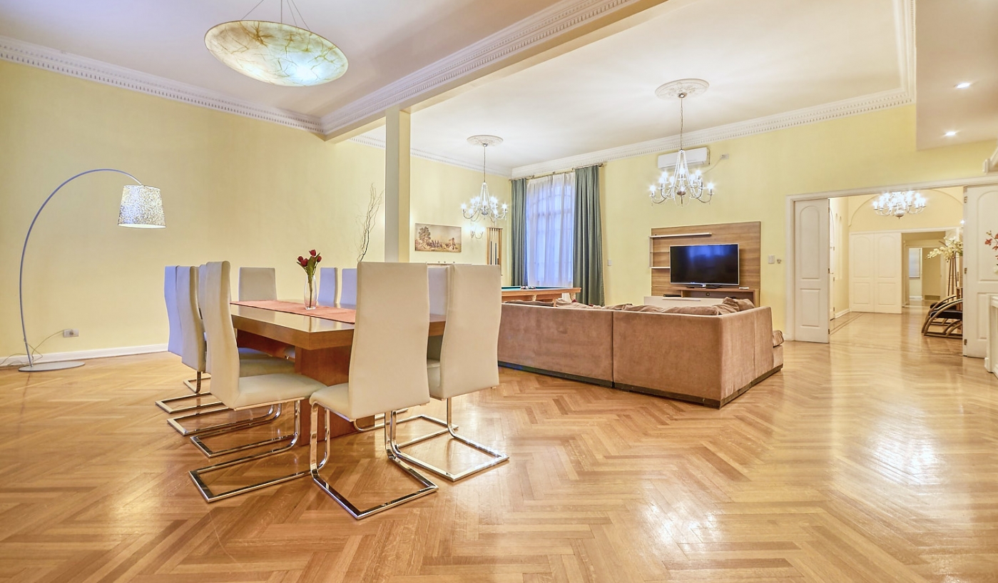 Impressive Five Bedroom Apartment in Chic Recoleta
