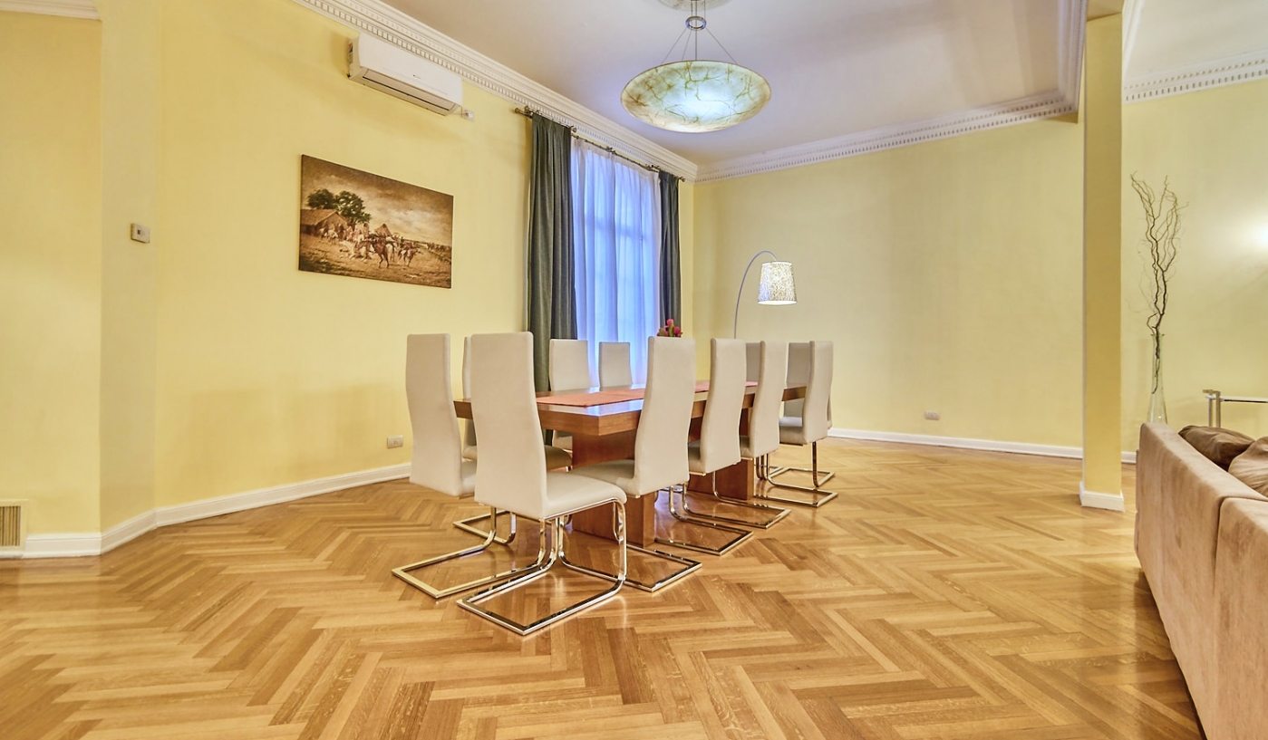 Impressive Five Bedroom Apartment in Chic Recoleta