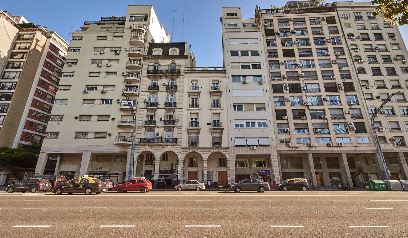 Impressive Five Bedroom Apartment in Chic Recoleta