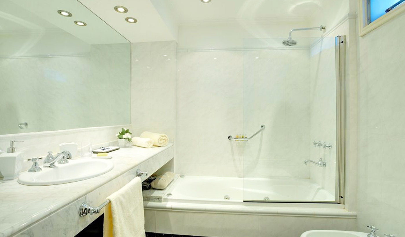 Luxury Two Bedroom Apartment With a View in the Heart of Recoleta