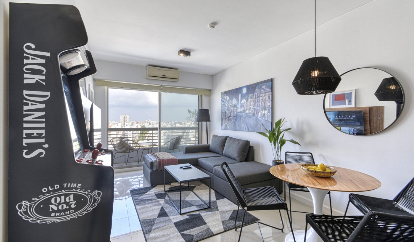 Sky High Views in One Bedroom Apartment with Pool, Gym and Sauna