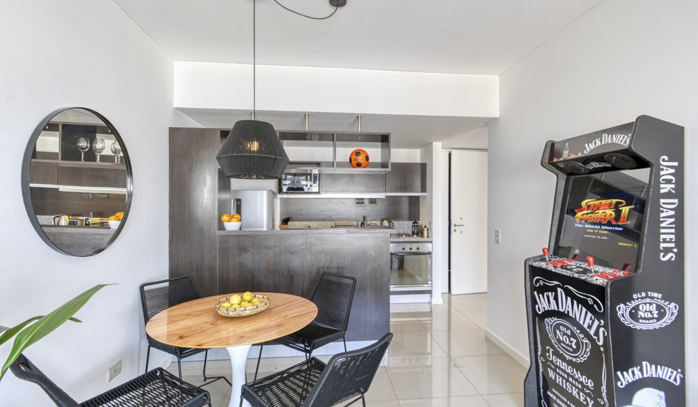 Sky High Views in One Bedroom Apartment with Pool, Gym and Sauna