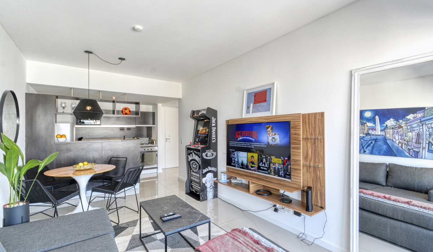 Sky High Views in One Bedroom Apartment with Pool, Gym and Sauna