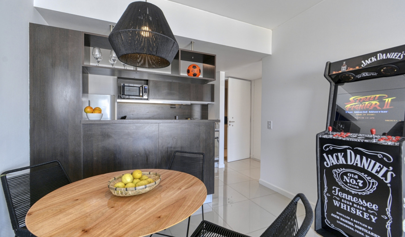 Sky High Views in One Bedroom Apartment with Pool, Gym and Sauna