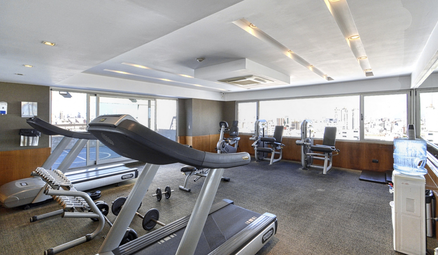 Sky High Views in One Bedroom Apartment with Pool, Gym and Sauna