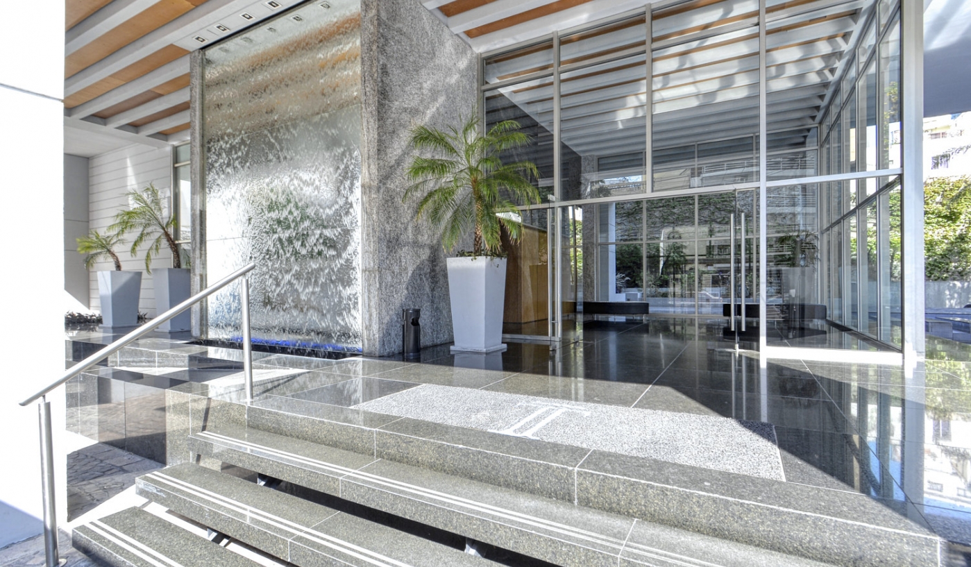 Sky High Views in One Bedroom Apartment with Pool, Gym and Sauna