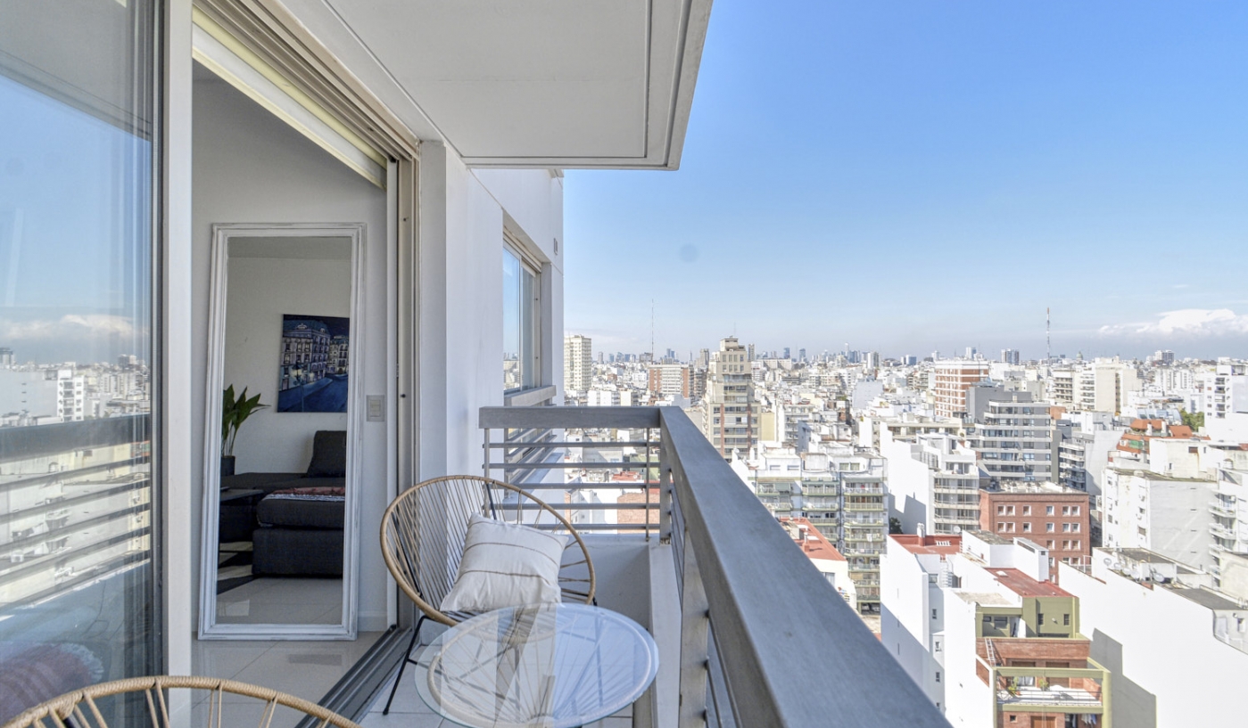 Sky High Views in One Bedroom Apartment with Pool, Gym and Sauna