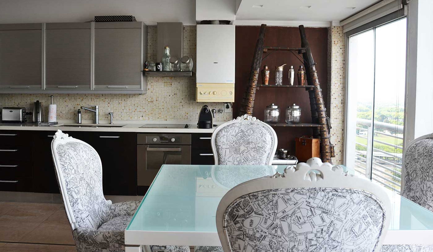 Funky Three Bedroom Penthouse with Private Terrace, BBQ and Pool