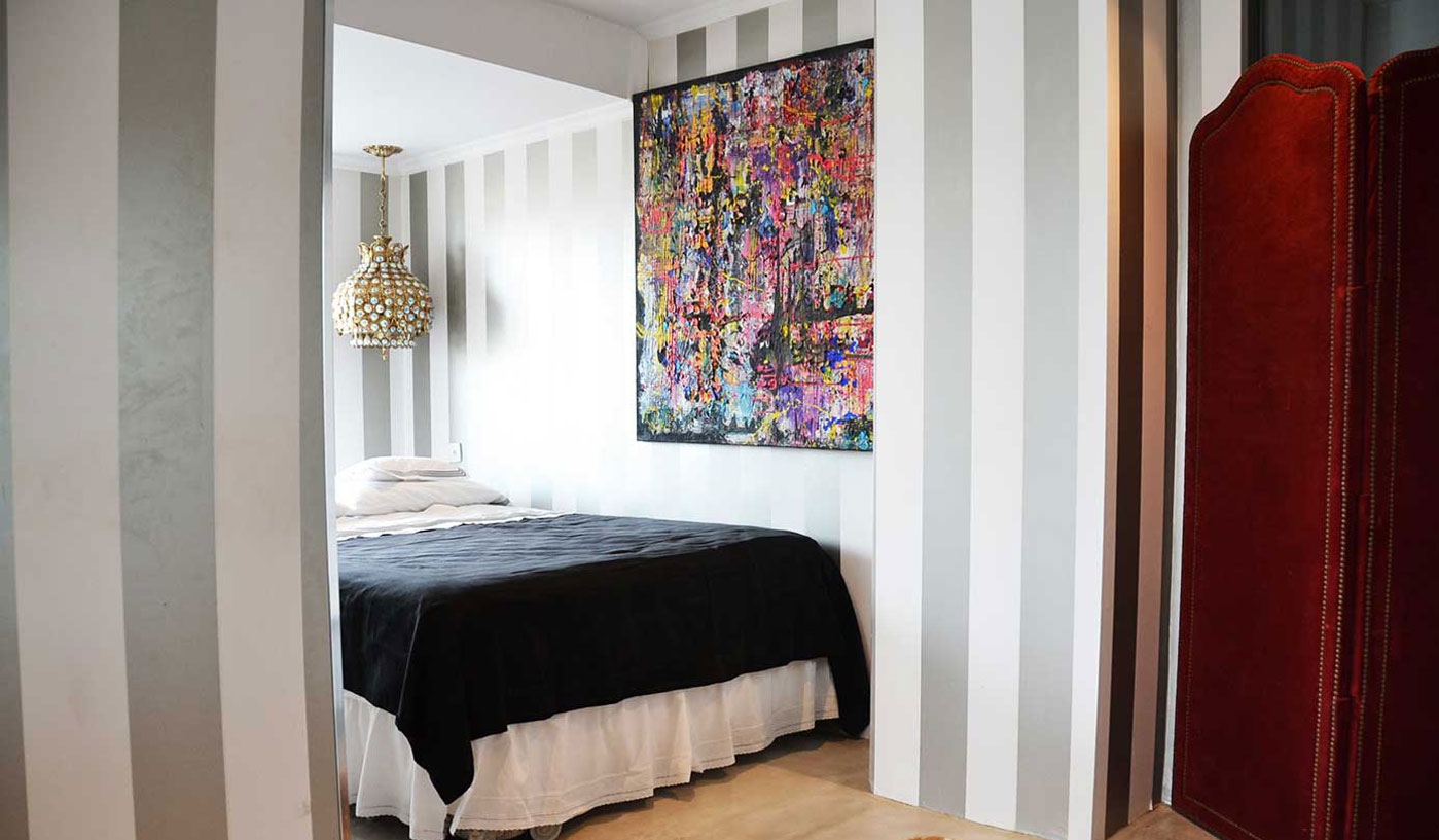 Funky Three Bedroom Penthouse with Private Terrace, BBQ and Pool