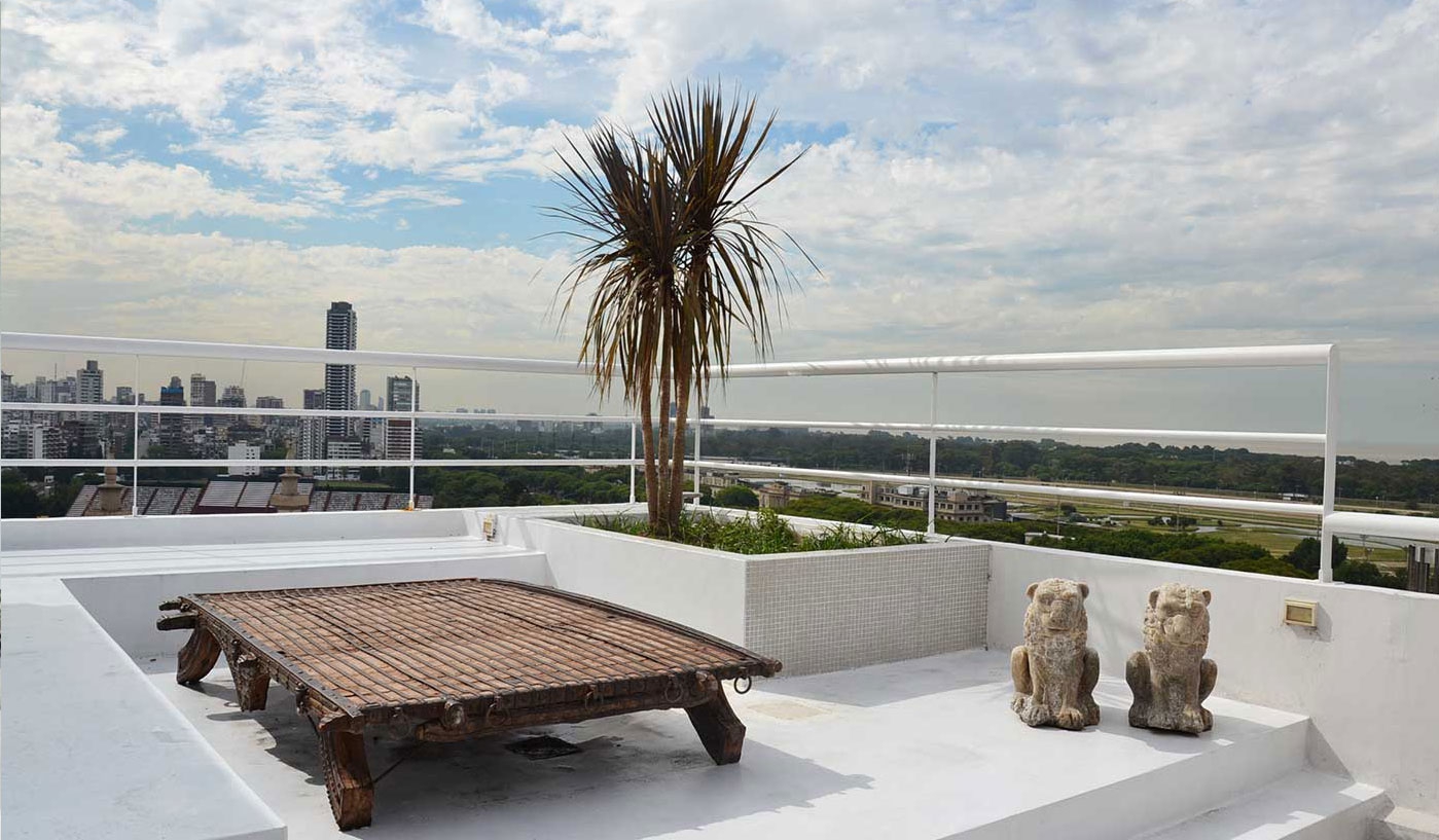 Funky Three Bedroom Penthouse with Private Terrace, BBQ and Pool